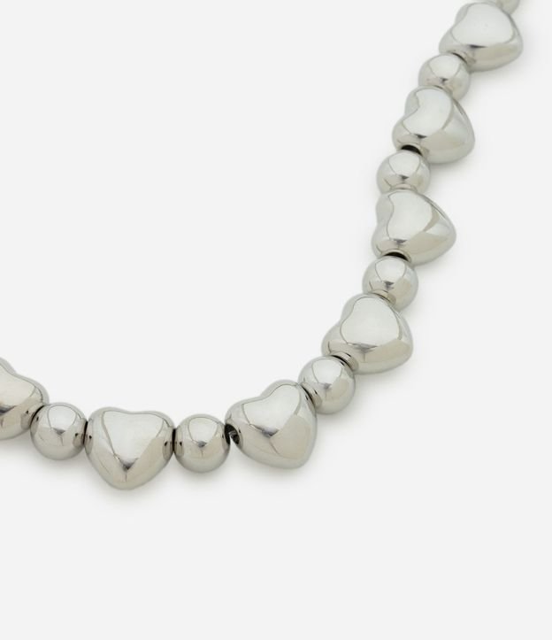 Collar Corto Corazones Bold en Metal 2