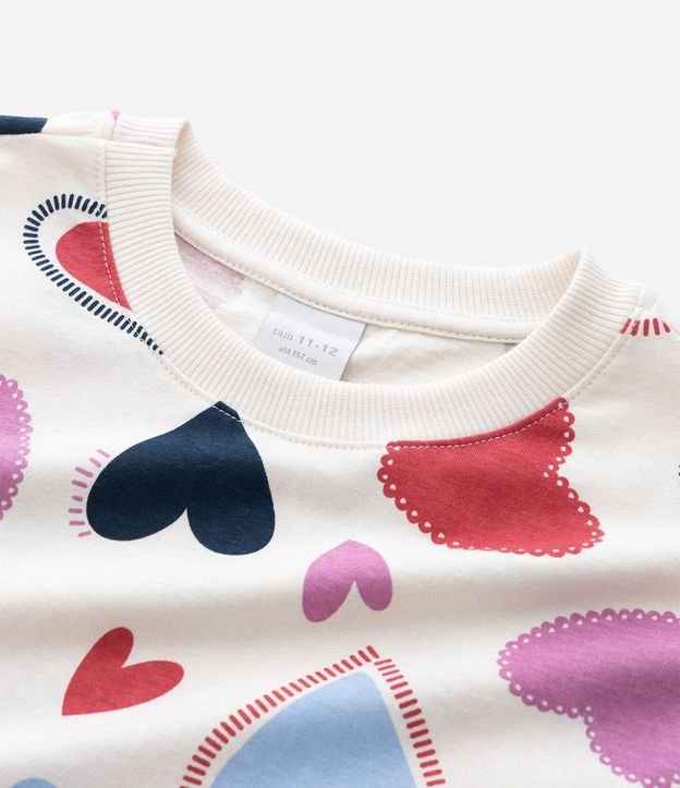 Remera Infantil Boxy en Algodón con Estampa de Corazones – Talle 5 a 14 años 5
