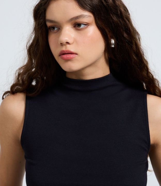 Blusa Musculosa Básica de Algodón con Cuello Alto 3