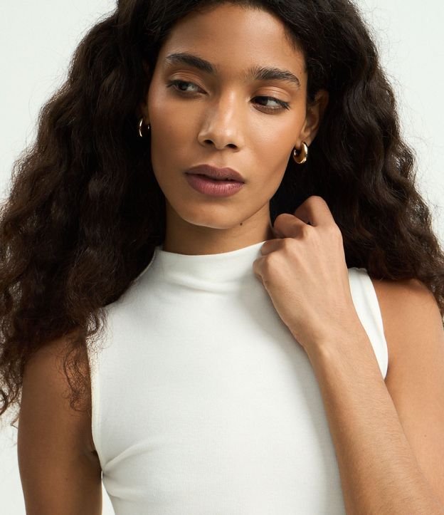 Blusa Musculosa Básica de Algodón con Cuello Alto 3