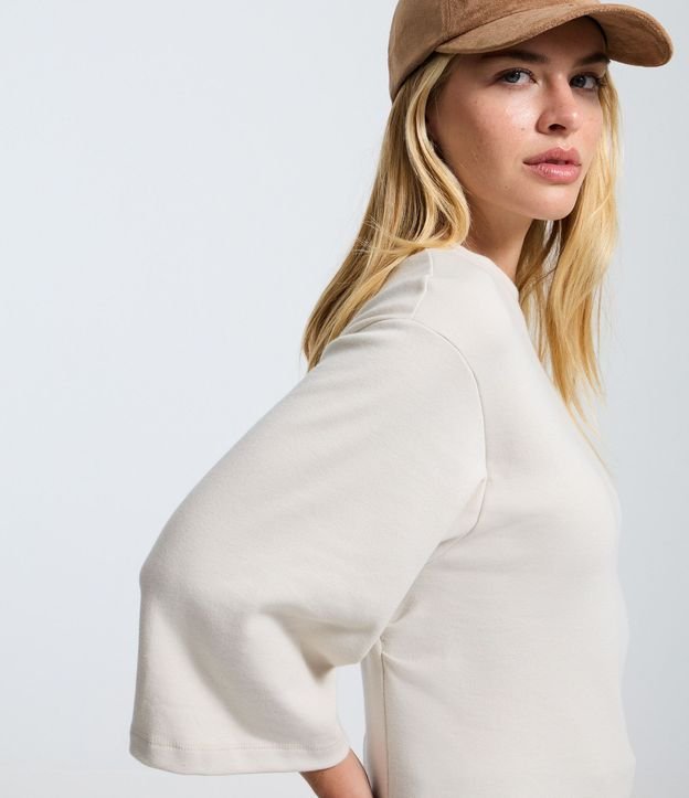 Blusa Overboxy en Suedine con Recortes y Manga Amplia 3