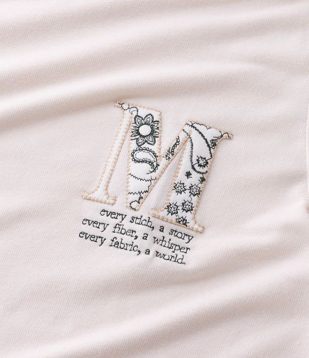 Remera en Algodón Manga Corta con Lettering M Bordado 8