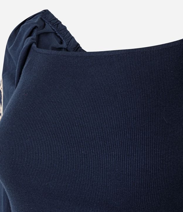 Blusa Manga Larga Abullonada con Bordado de Follaje 5