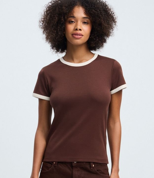 Blusa Baby Look con Mangas y Cuello Contrastantes