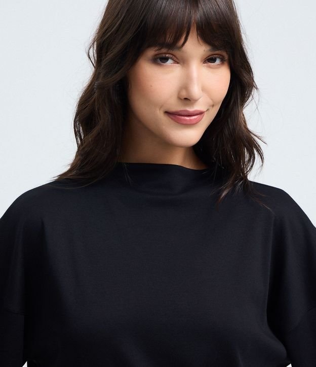 Remera Sueltecita con Cuello Entero y Manga Corta 3
