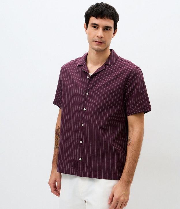 Camisa Masculina Comfort en Algodón con Textura y Rayas