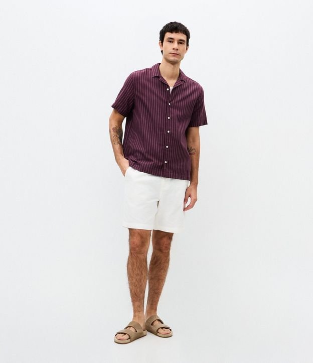 Camisa Masculina Comfort en Algodón con Textura y Rayas 2