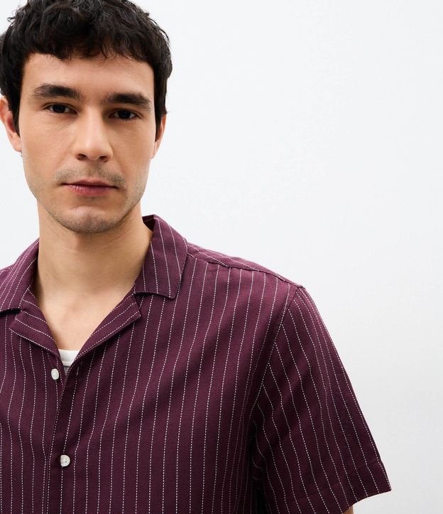 Camisa Masculina Comfort en Algodón con Textura y Rayas 3