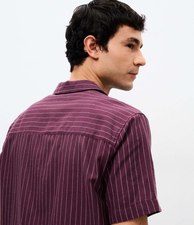 Camisa Masculina Comfort en Algodón con Textura y Rayas 4