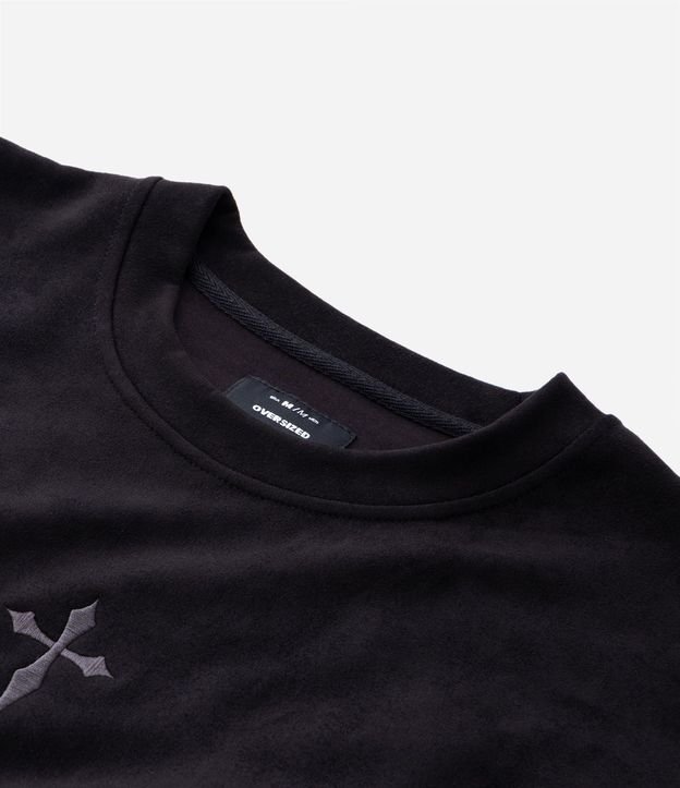 Remera Oversized en Gamuza con Bordado de Cruz Al Frente 10