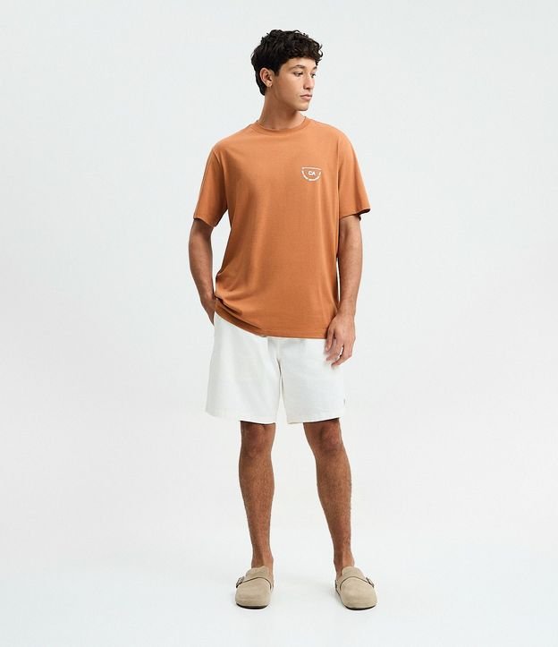 Remera Comfort en Algodón con Estampado de Letras Travelers 3