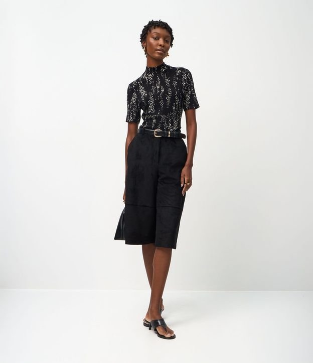 Blusa en Rib con Cuello Ajustada y Estampa Abstracta 2