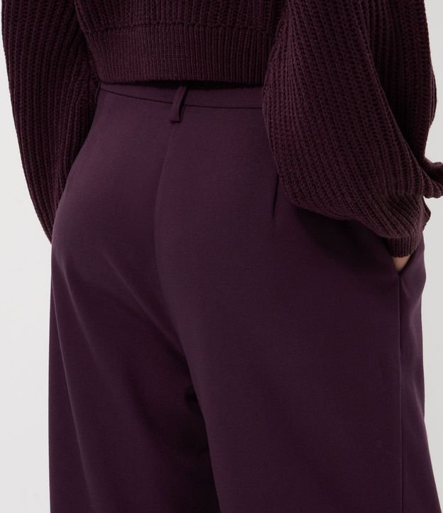 Pantalón Recto en Sastrería con Cinturón Medio 4
