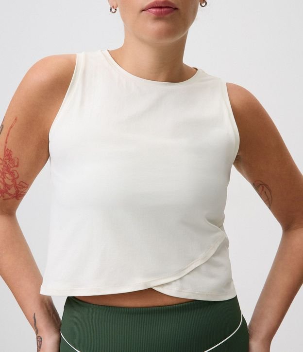 Musculosa Cropped Deportiva en Microfibra con Ruedo Traspasada 3