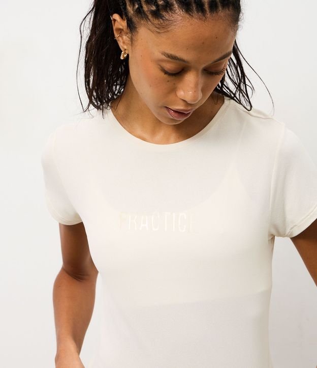 Remera Deportiva con Estampa Lettering Practice en Gel 3