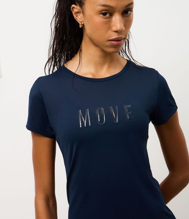 Remera Deportiva con Lettering Aplicado Move 3