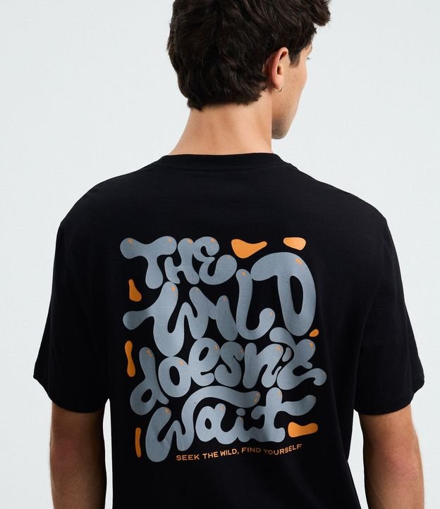 Remera Comfort en Algodón con Estampado Psicodélico The Wild Doesn’t Wait 4