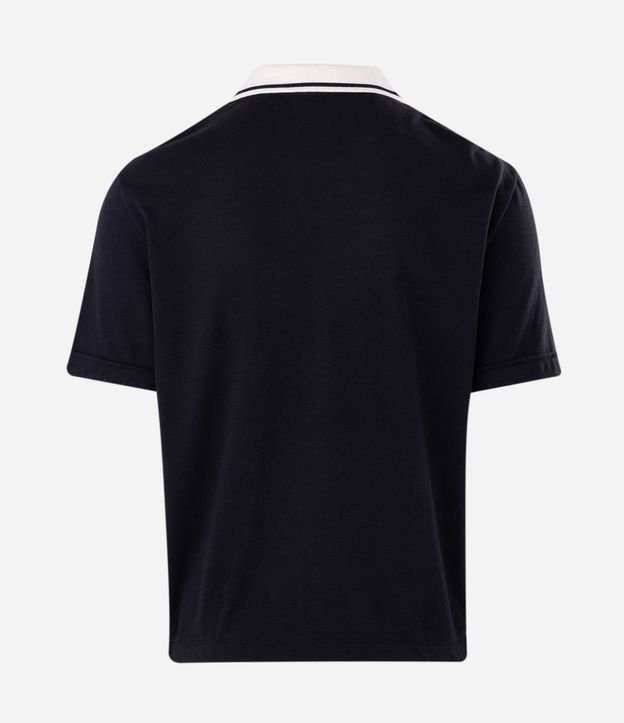 Remera Boxy en Crepé con Cuello Polo Contrastante 5