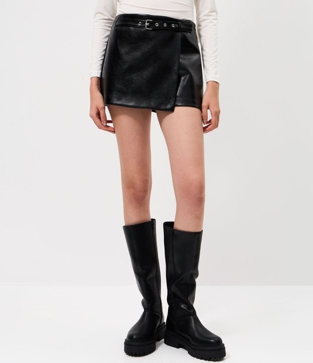 Short Pollera en PU con Cinturón 2