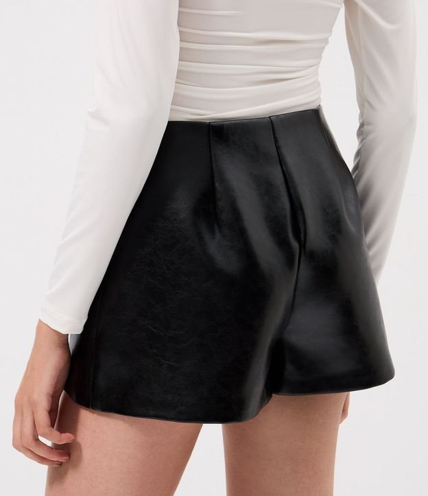 Short Pollera en PU con Cinturón 4