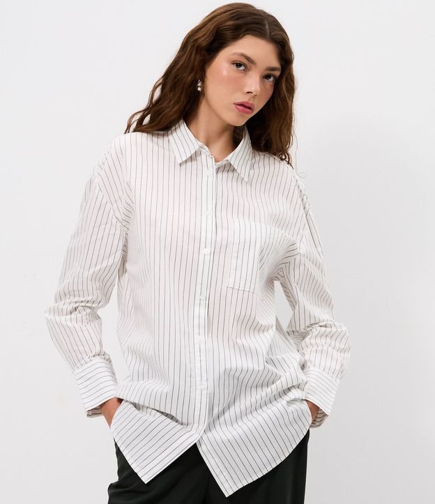 Camisa Alargada en Tricolina Rayada con Bolsillo Delantero 3