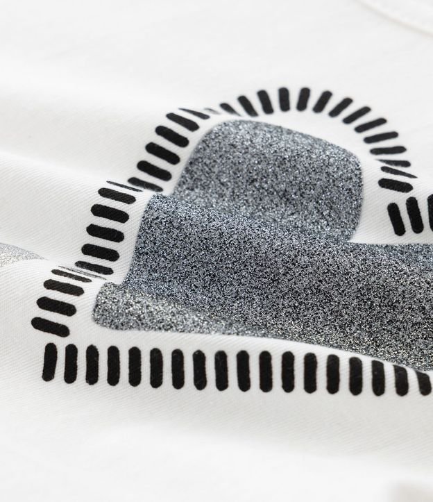 Remera Infantil Slim con Estampado de Corazones con Purpurina– Talle 5 a 14 años 3