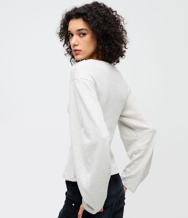 Blusa Regular con Manga Larga Amplia 4