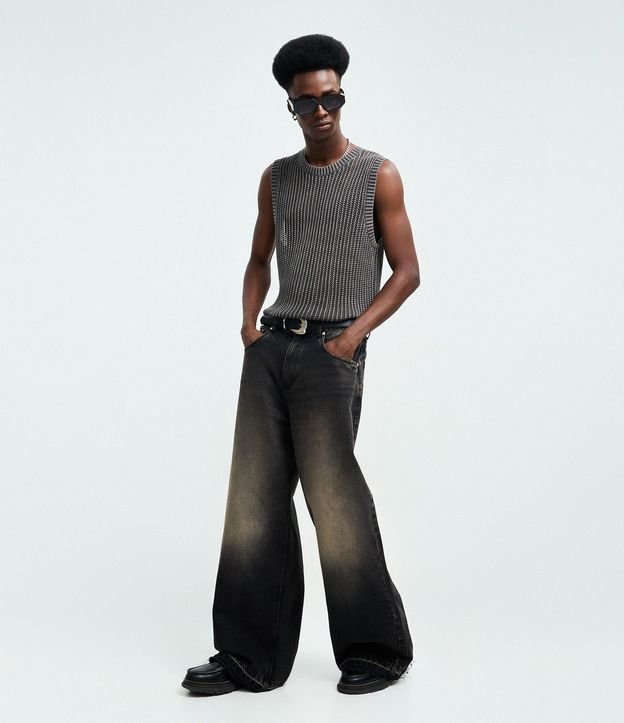 Pantalón Super Baggy en Jeans con Terminación deshilachada 1