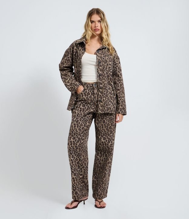 Pantalón Baggy en Sarga con Cintura Mediana y Estampa de Animal Print 1