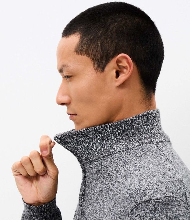 Suéter Texturizado con Cuello Half Cremallera 5