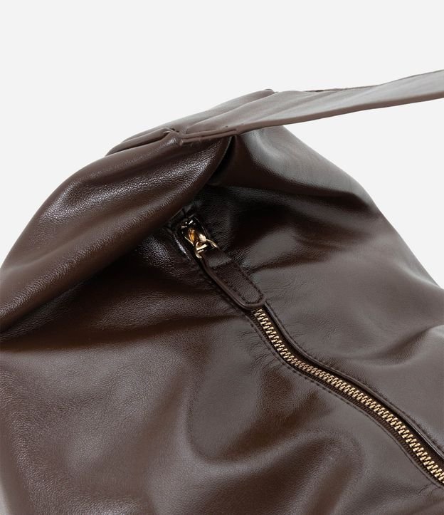 Cartera Hobo Glossy Grande en PU con Asa Ancha 6