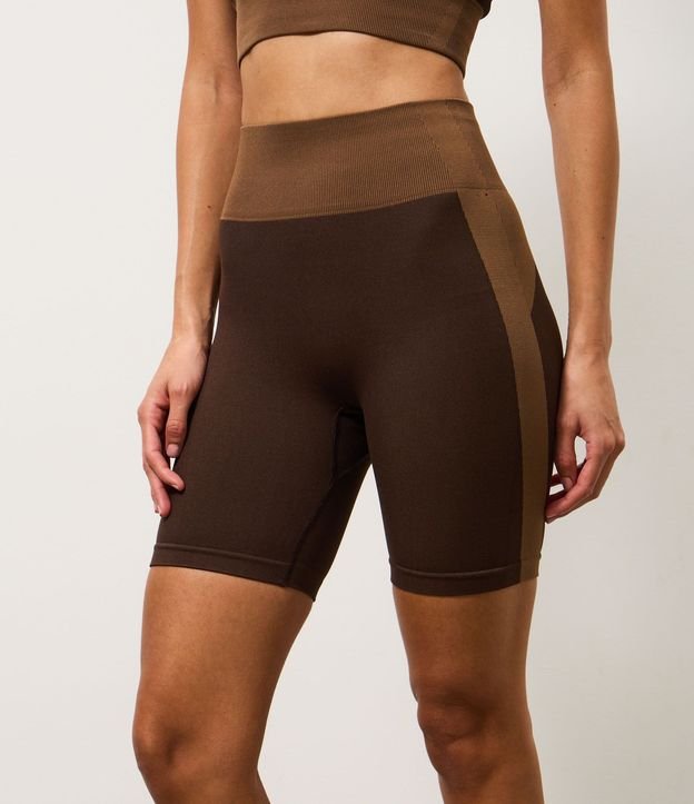 Bermuda Deportiva en Microfibra Seamless con Cintura Traspasado 2