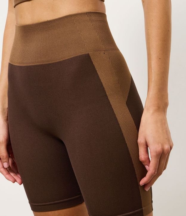 Bermuda Deportiva en Microfibra Seamless con Cintura Traspasado 3