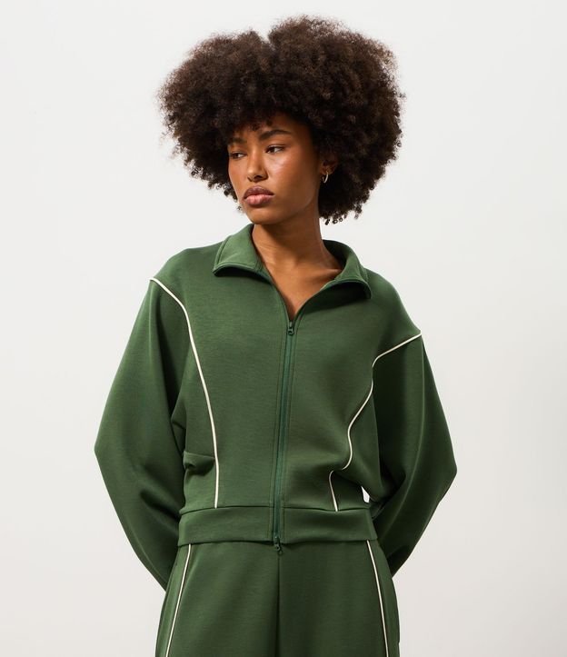 Campera Deportiva en Microfibra con Frisos Contrastantes 1