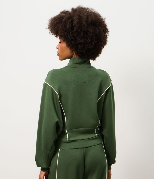 Campera Deportiva en Microfibra con Frisos Contrastantes 4