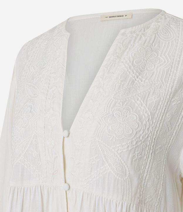 Blusa en Viscosa con Bordados y Aplicación de Botones Delicados 2