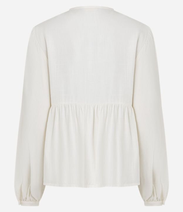 Blusa en Viscosa con Bordados y Aplicación de Botones Delicados 3
