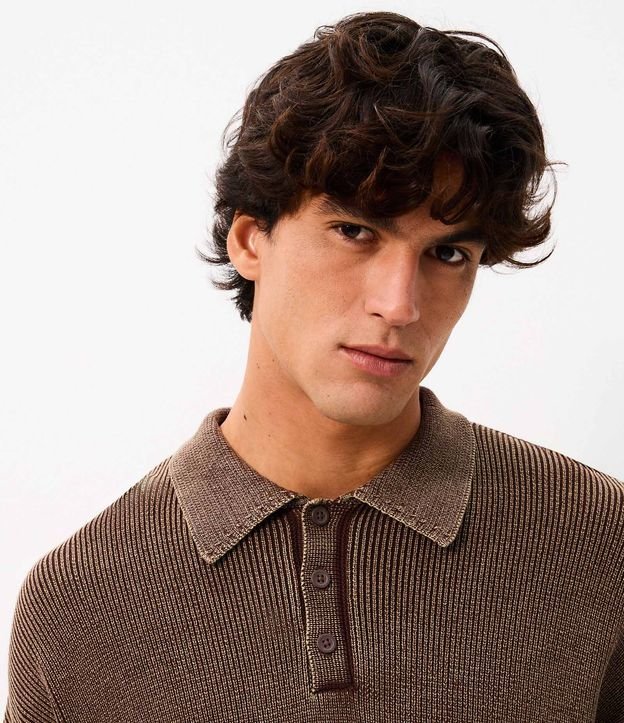 Suéter Punto Leve Marmorizado con Cuello Polo 3