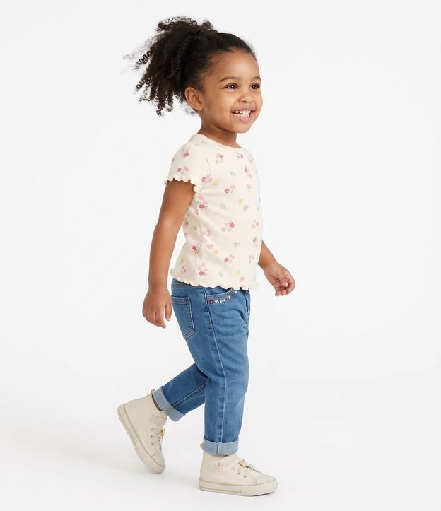 Pantalón Mom Infantil con Bordado de Flor - Talle 1 a 6 años 2