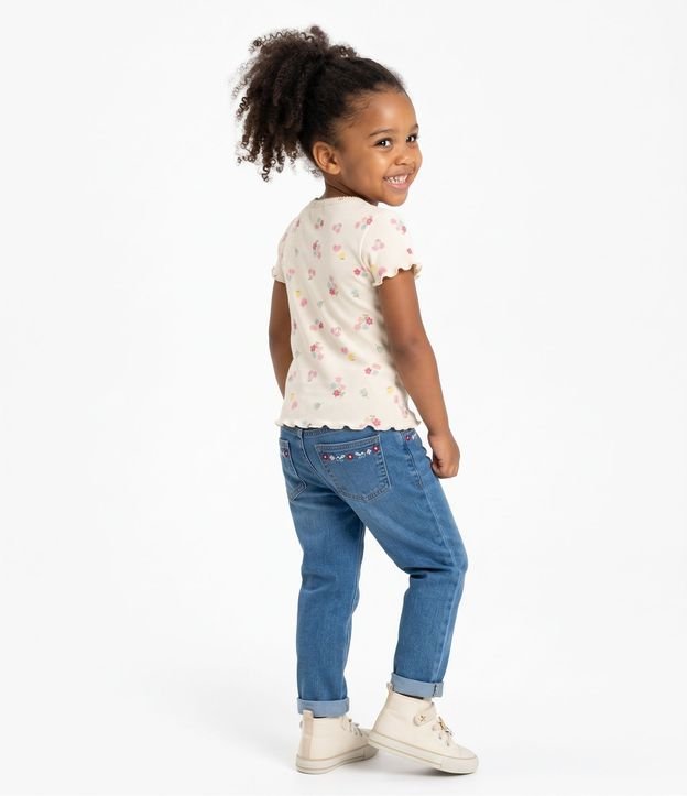 Pantalón Mom Infantil con Bordado de Flor - Talle 1 a 6 años 3