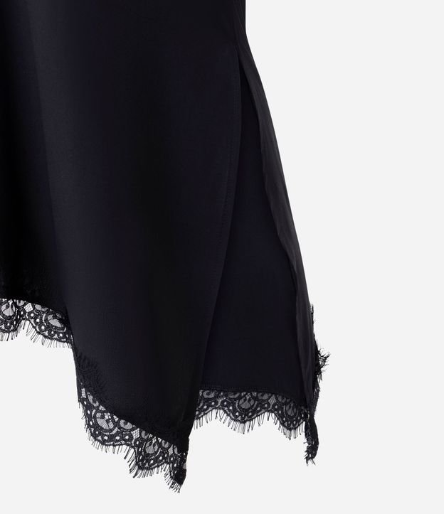 Blusa sin Manga en Viscosa con Encaje y Bajo Asimétrica 3