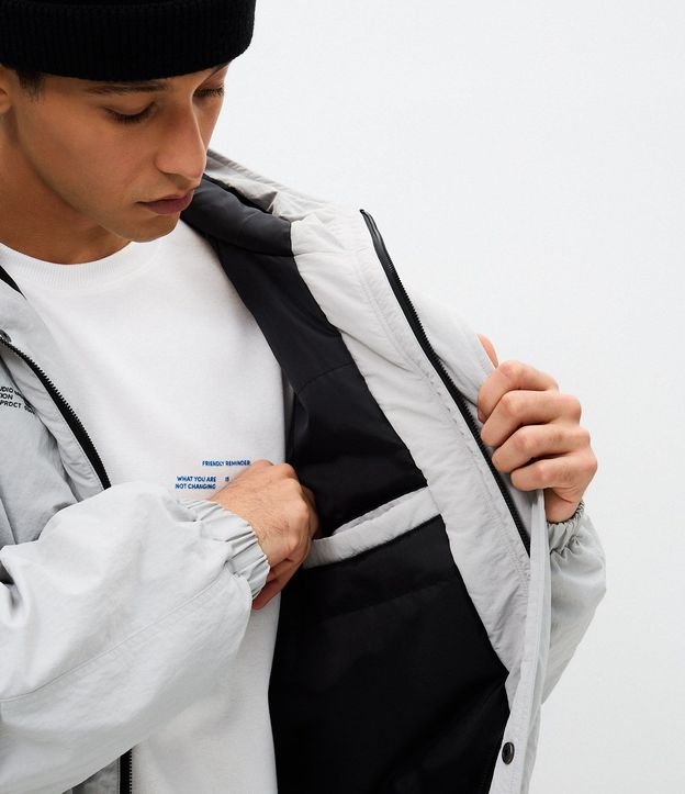 Campera Masculina Bomber Tecnológica con Bordado en el Pecho 3