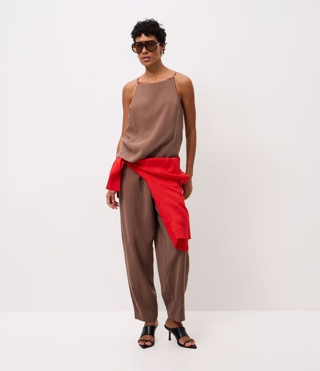 Blusa con Escote Halter Neck y Breteles Finos 2