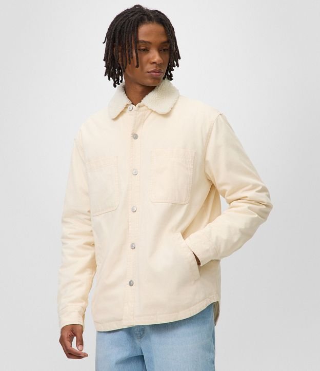 Campera Masculina Oversized Sarga con Cuello de Sherpa