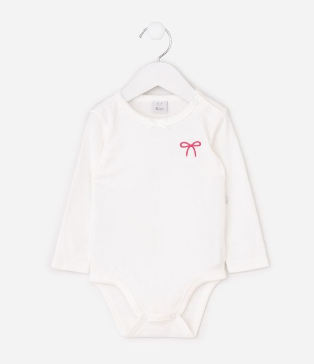 Conjunto Infantil con Estampado Floral y Bordados – Talle RN a 18 Meses 3