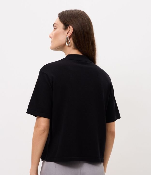 Blusa Corta en Punto con Abotonado Delantero 4