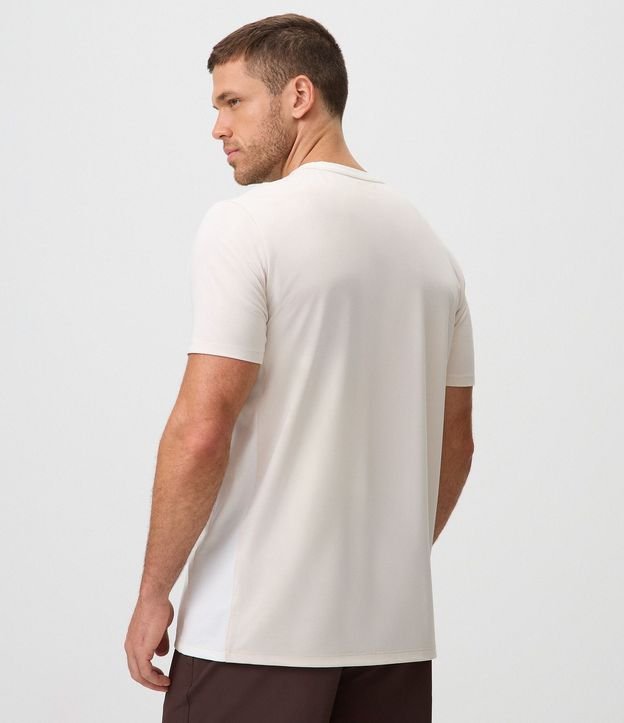 Remera Deportiva Dry con Recortes 3