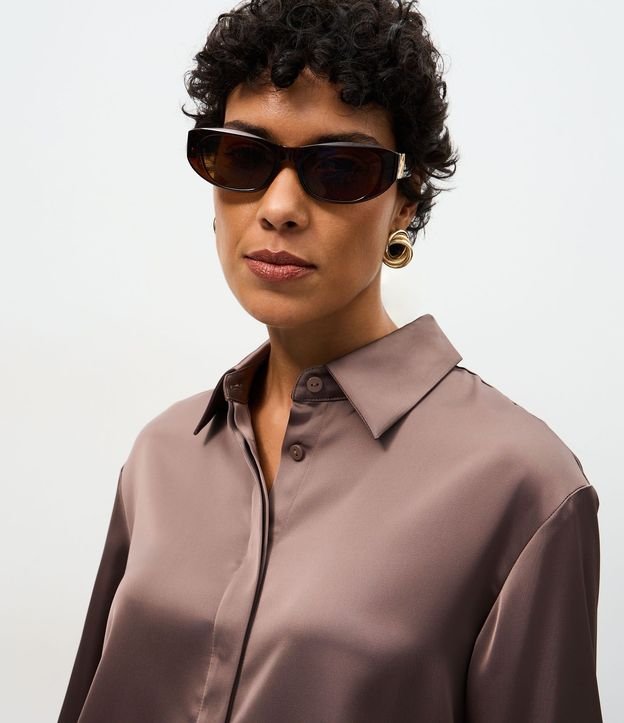 Camisa Satinada con Cuello Clásico 3