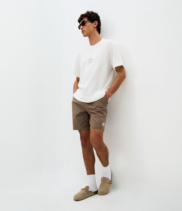 Remera Comfort con Estampa en Relieve 2