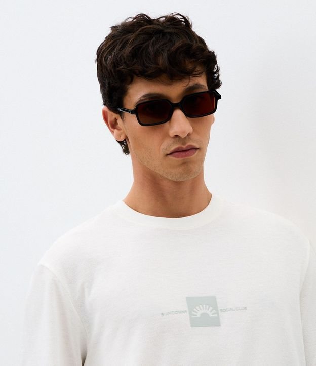 Remera Comfort con Estampa en Relieve 3